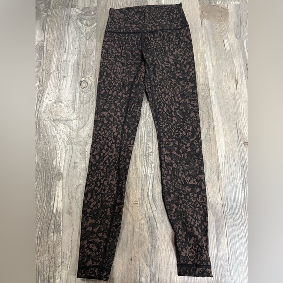 Lululemon Wunder Under Leggings - Picture 1 of 4